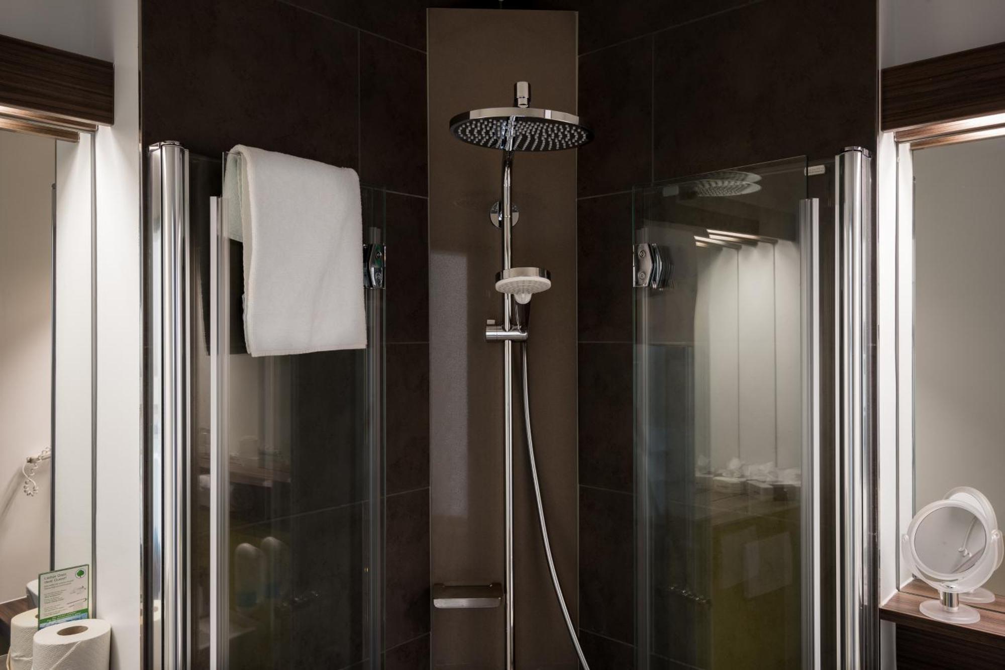 Radlon Fahrrad-Komfort-Hotel Варен Екстер'єр фото